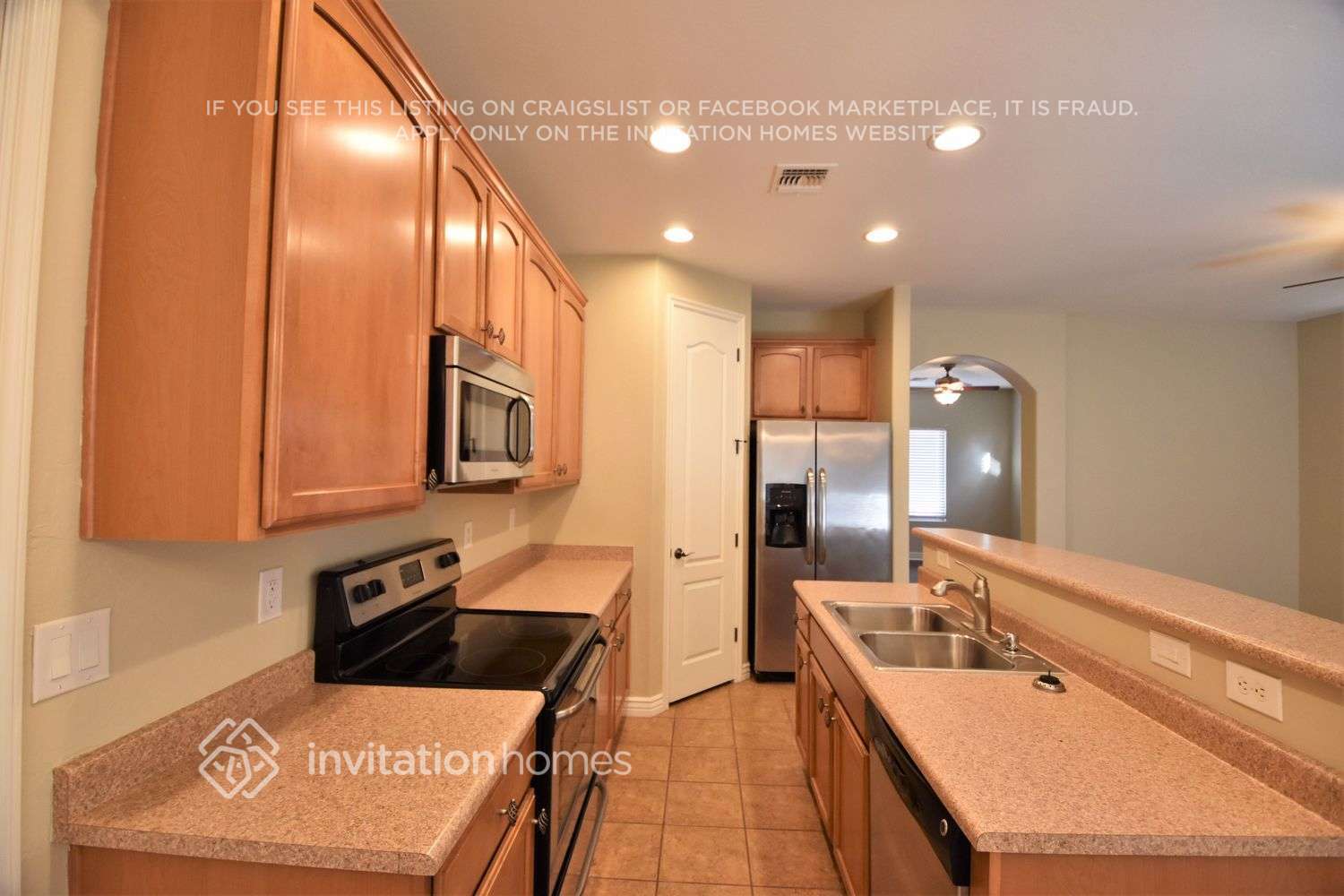 Building Photo - 254 S Aaron