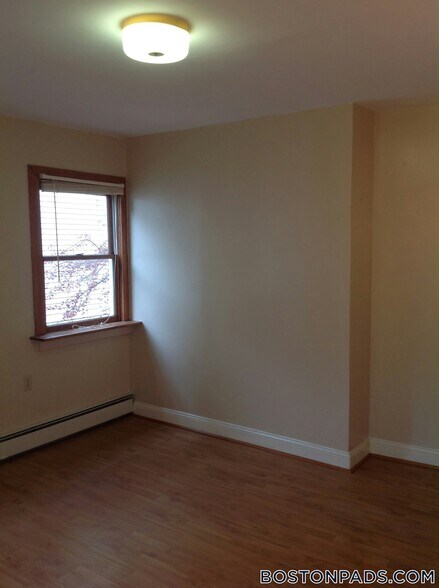 Building Photo - 154 Pearl St