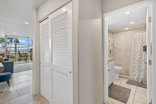 Building Photo - Full Ocean View, Fully Furnished Condo |Across from Surf Beach|Pool |Renovated |Heart of Kihei