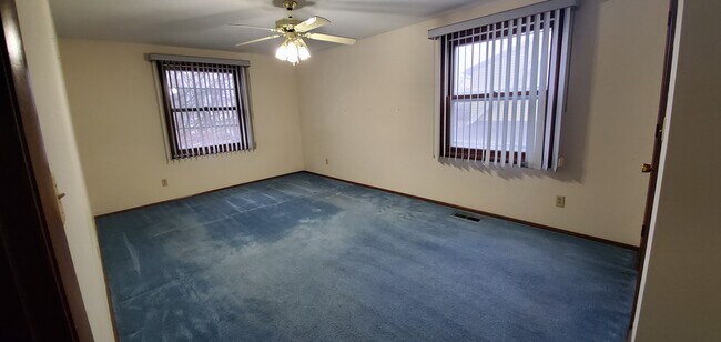 Building Photo - 3762 Mount Vernon Plz