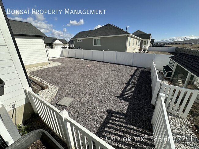 Building Photo - 4554 N Mt Ellen St