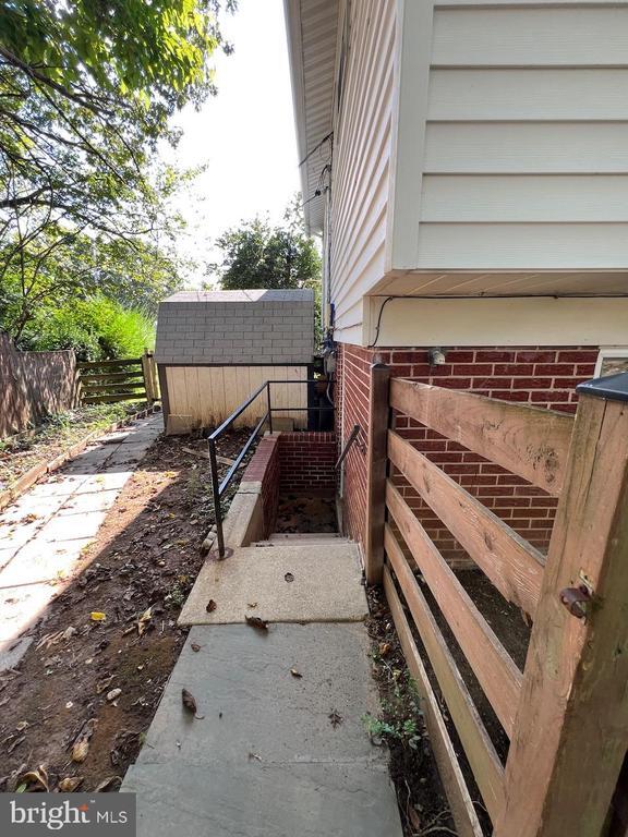Building Photo - 9004 Brightlea Ct