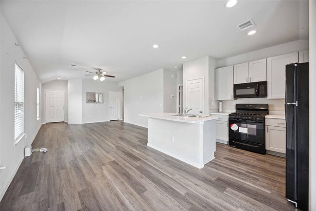 Building Photo - 7907 Hollow Root Ln