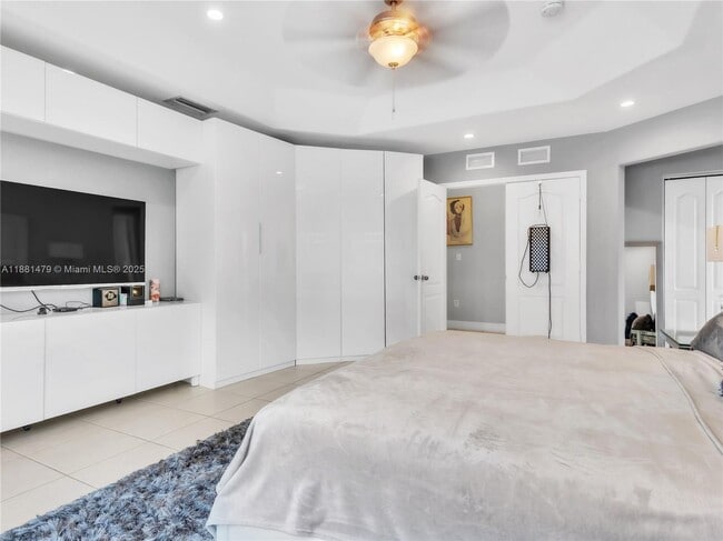 Building Photo - 3366 SW 152nd Pl