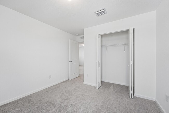 Building Photo - 10461 NW Suncrest Lp