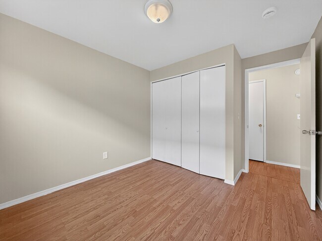 Building Photo - 9015 9th Ave SW
