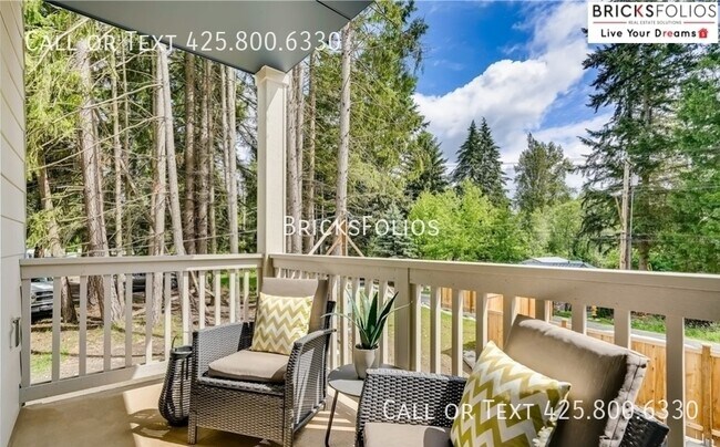 Building Photo - Ready to Experience Luxurious Living in Ly...