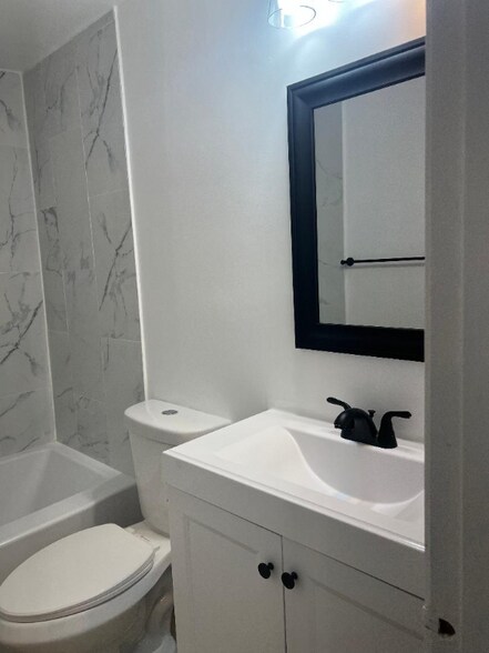 Building Photo - 19804 Larentia Dr