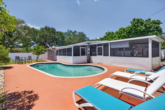 Building Photo - 211 S 57th Way