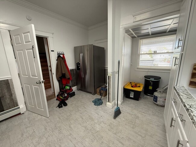 Building Photo - 1049 Campbell Ave