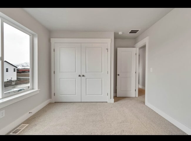 Building Photo - 1579 W 2100 S