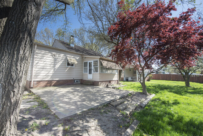 Building Photo - 5976 Hodgman Dr