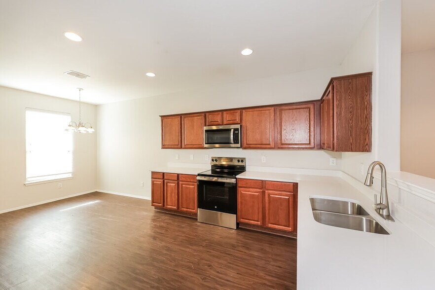 Building Photo - 5929 Misty Breeze Dr