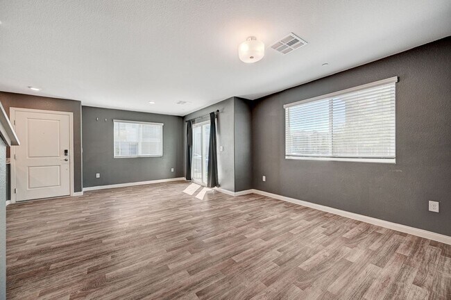Building Photo - 2021 TOWNHOME IN GATED COMMUNITY N LAS VEGAS