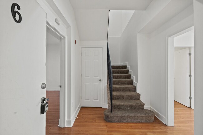 Building Photo - 407 N Charles St