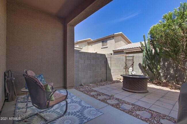 Building Photo - 8074 W Beck Ln