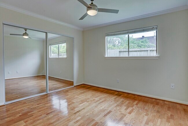 Building Photo - 13819 Starhill Ct
