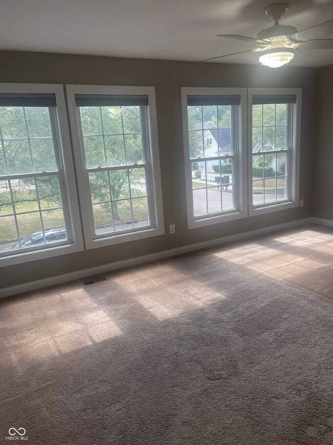 Building Photo - 5670 Honey Locust Dr