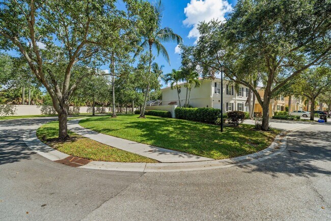 Building Photo - 2117 Tigris Dr