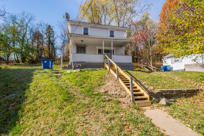 Building Photo - MOVE IN SPECIAL! SCORE HALF OFF 1ST MONTH'...