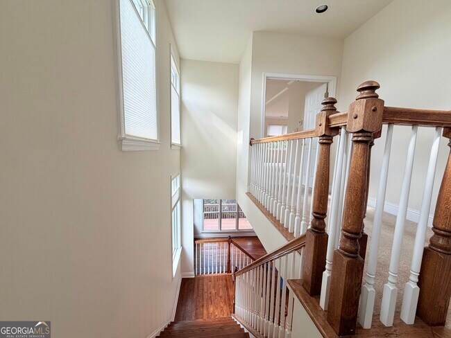 Building Photo - 1221 Creekside Pl SE