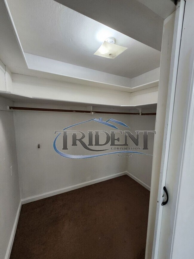 Building Photo - 2 bedroom, 2 bath house, plus a bonus room, located in the country.