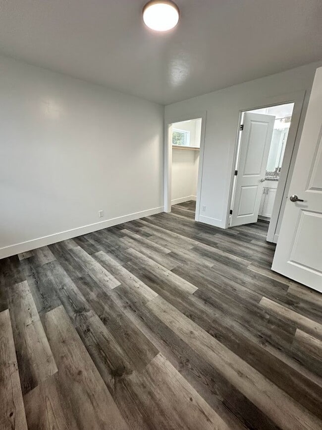 Building Photo - 1553 Clear Creek Dr