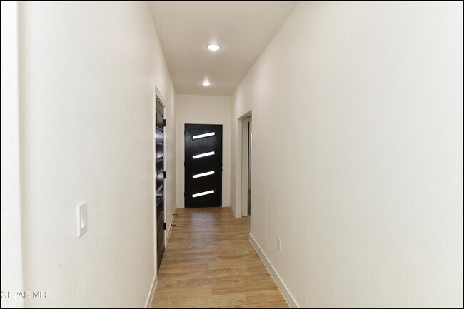 Building Photo - 7913 Mitzie Ram Pl