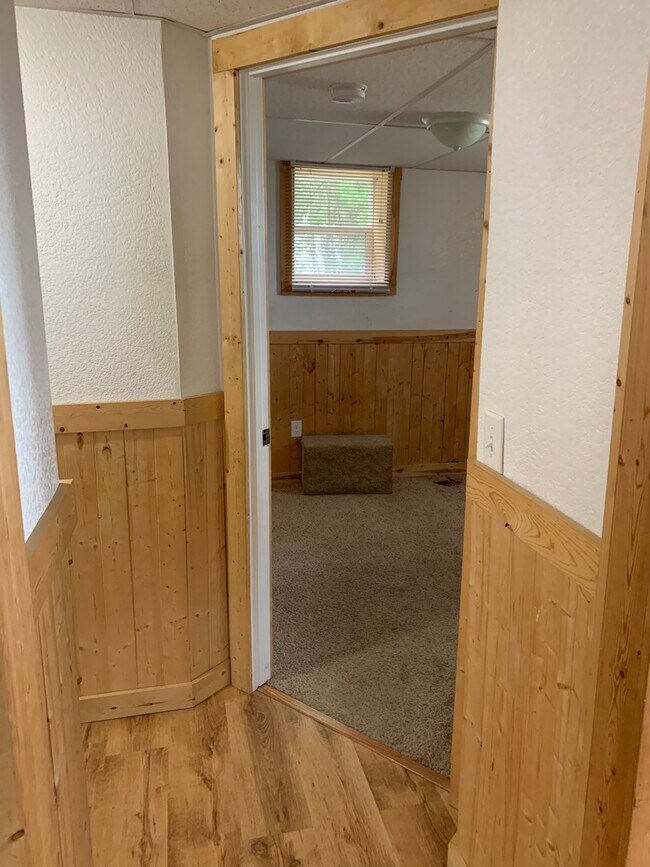 Building Photo - 1206 1st St NE