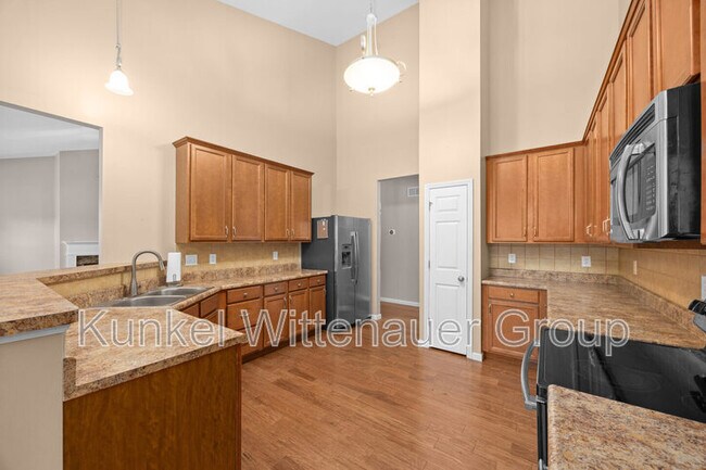 Building Photo - 105 Forest Oaks Dr