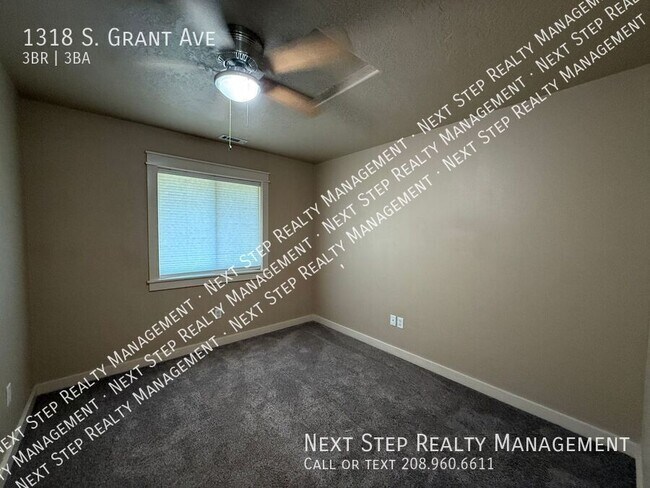Building Photo - 1318 S Grant Ave