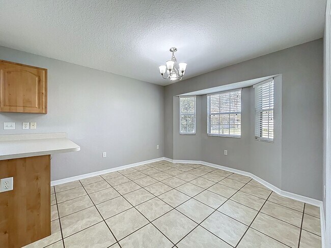 Building Photo - 2 Bedroom, 2 Bath | Lake Community | Dock & Boat Ramp Access