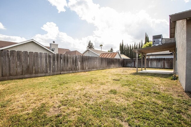 Building Photo - Beautiful 3 Bedroom 2 Bath home in Turlock
