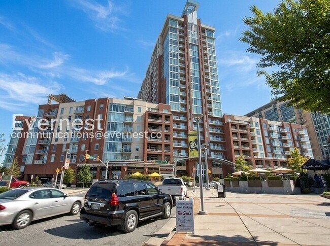 Building Photo - 2 Bed/2 Bath Condo with Modern Amenities / Coming Soon!