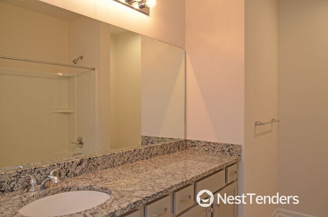 Building Photo - Like New Four Bedroom in Fernandina!