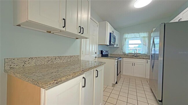 Building Photo - 1311 Hillcrest Dr