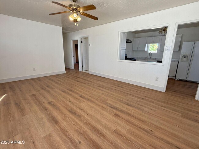 Building Photo - 2817 N 30th Pl