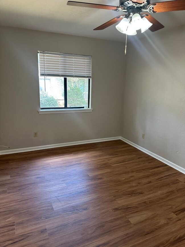 Building Photo - 1640 Willow Bend Way