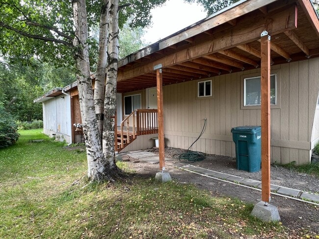 Building Photo - 3 bedroom in Dimond Estates