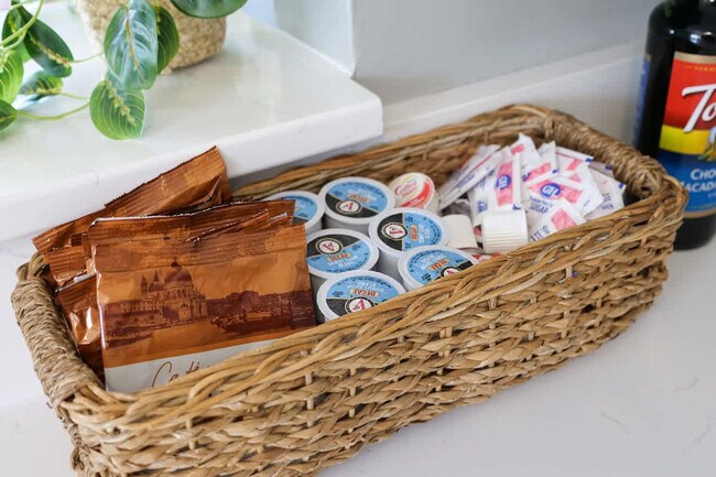 Building Photo - 8910 Cambridge Dr