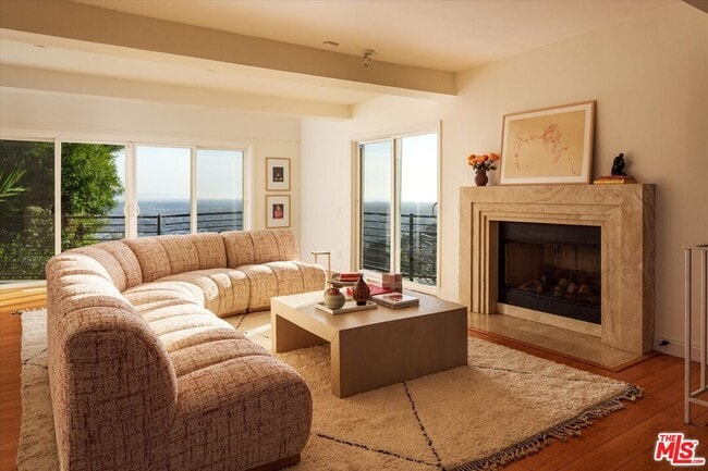 Building Photo - 8464 Cole Crest Dr