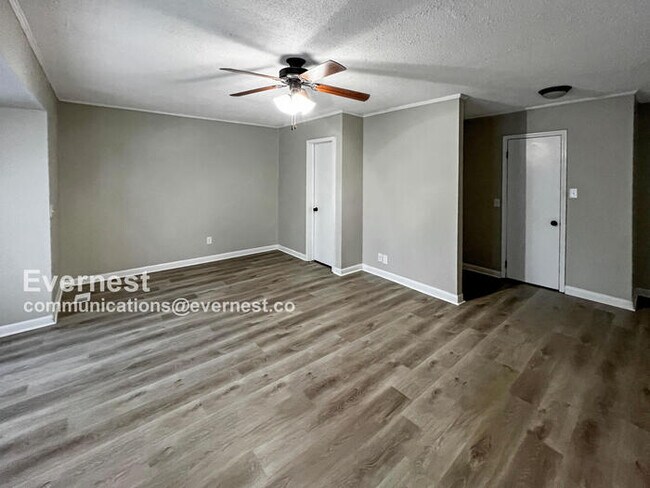 Building Photo - 1243 3rd Ave NW
