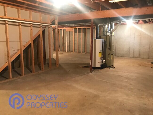 Building Photo - 2905 N Oneida St