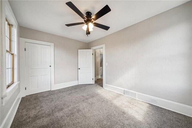 Building Photo - 3 bed/ 2 bath Single Family Home Manor, PA 15665