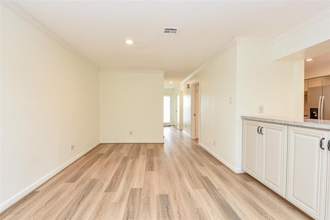 Building Photo - 4812 Palmetto St