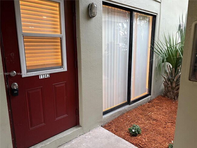 Building Photo - 11342 Royal Palm Blvd