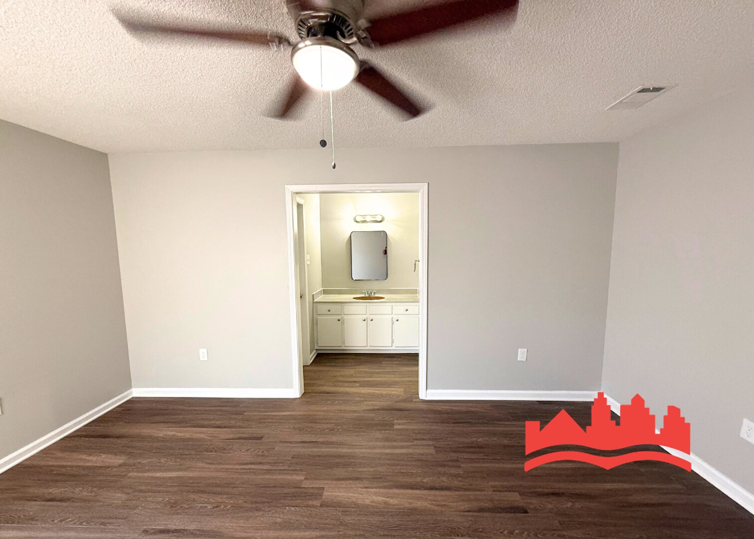 Building Photo - 5950 Beauvoir Dr