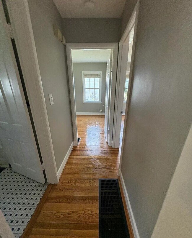 Building Photo - Move-In Special: Half Off First Full Month or One Month Free with Extended Lease!