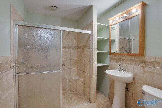 Building Photo - 3902 Mccalley Pl