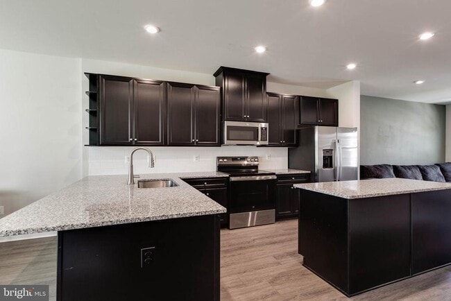Building Photo - 188 Woodgate Cir